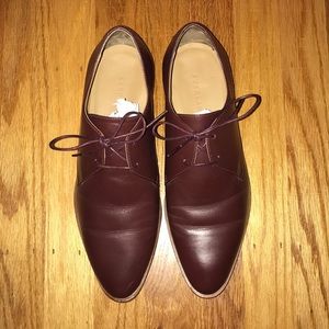 Everlane Modern Oxford, Oxblood color, size 7